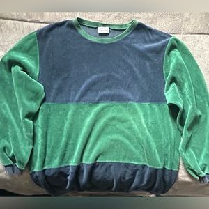 Green and Blue stripped velour crew neck - Cabin creek - size large